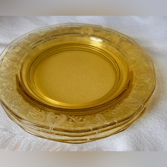 Vintage topaz yellow salad plates - Picture 9 of 11